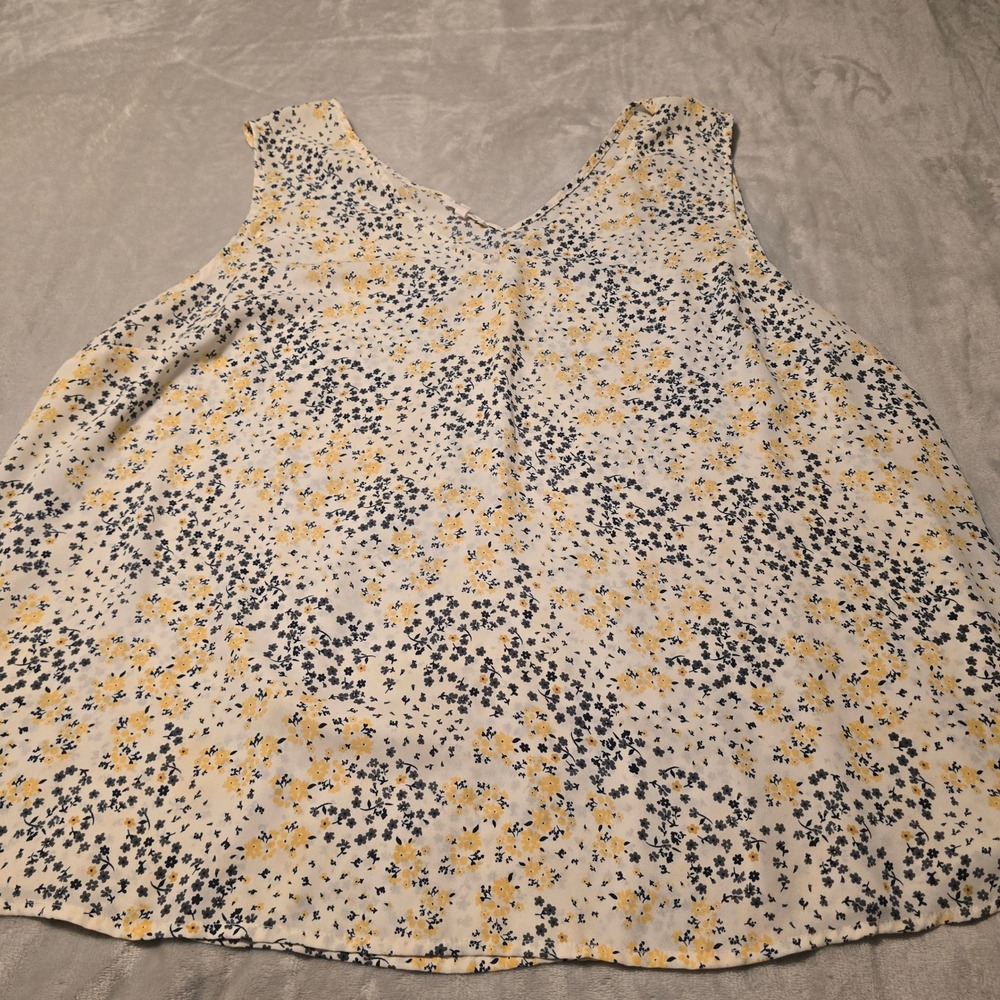 Maurices Womens Plus Size 3 Floral V-Neck Sleeveless Blouse Yellow Navy White
